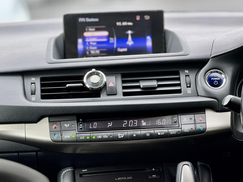 Lexus CT  White #50