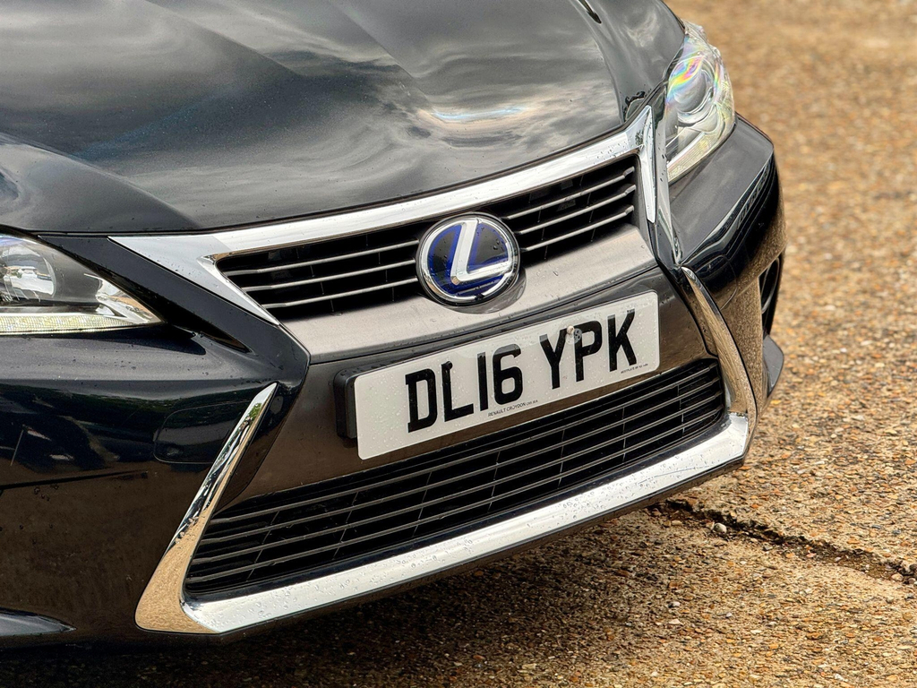 Lexus CT  White #13
