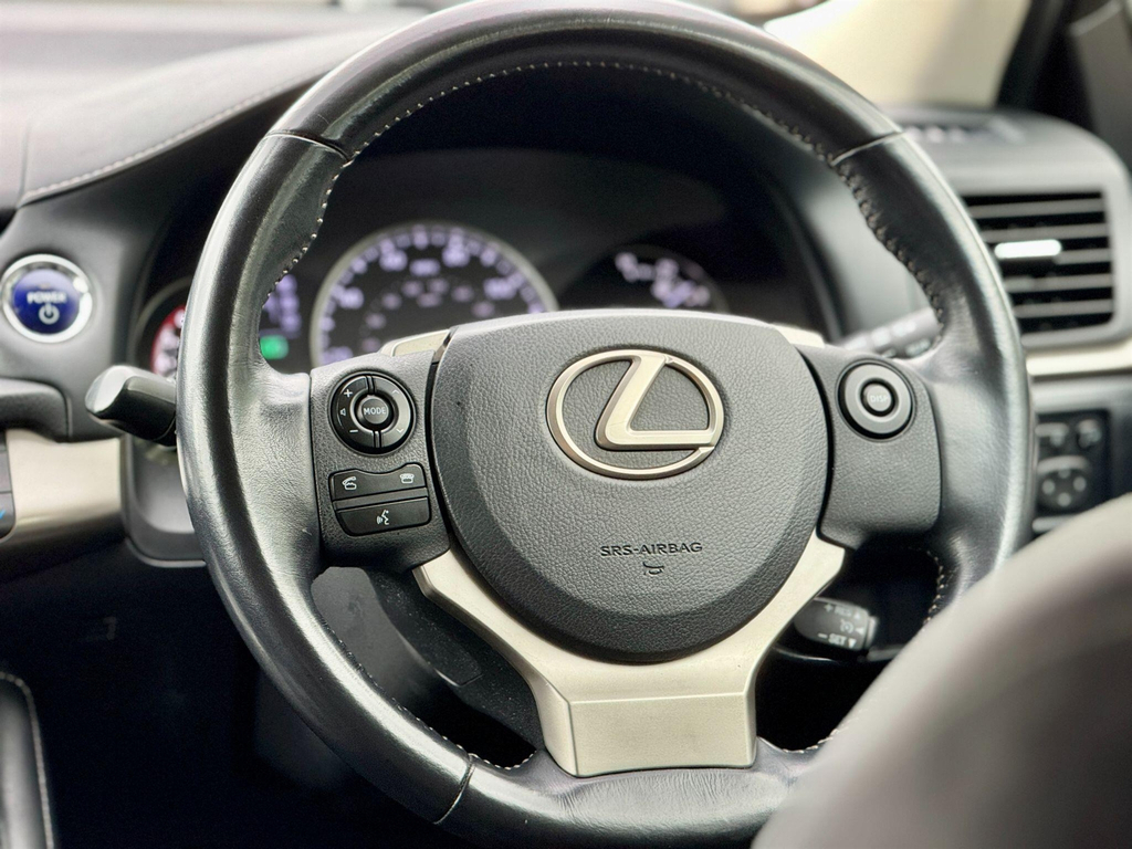 Lexus CT  White #62