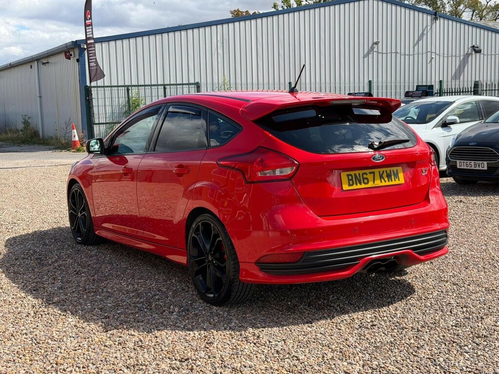 Ford Focus Hatchback 2.0T Ecoboost St-2 Euro 6 Ss 201 BN67KWM Red #4