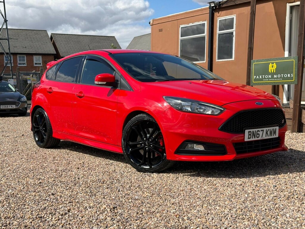 Ford Focus Hatchback 2.0T Ecoboost St-2 Euro 6 Ss 201 Red