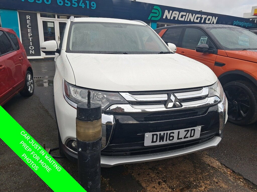 Mitsubishi Outlander 2.2 Di-d Gx3 Suv 4Wd Euro 6 Ss White