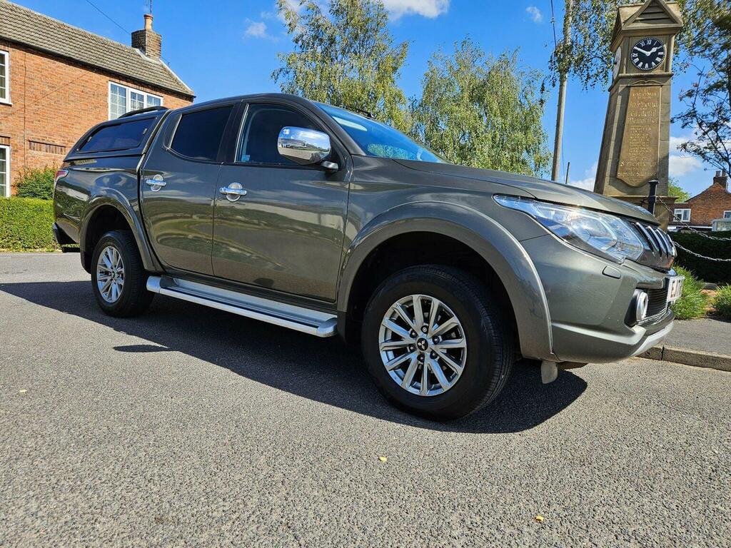 Mitsubishi L200 Pickup 2.4 Di-d Dc Barbarian 4Wd Euro 6 Green