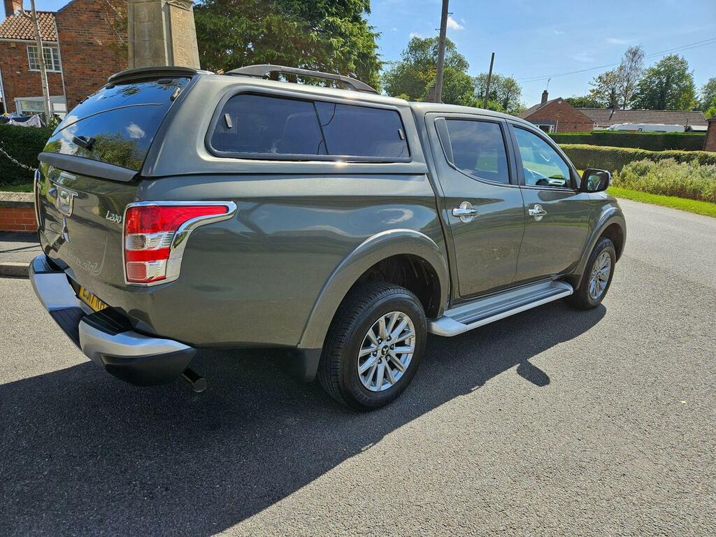 Mitsubishi L200 Pickup 2.4 Di-d Dc Barbarian 4Wd Euro 6 EJ17RHA Green #6