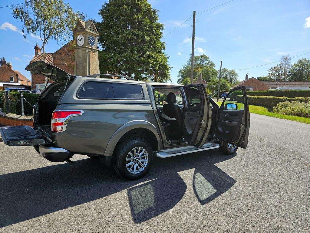 Mitsubishi L200 Pickup 2.4 Di-d Dc Barbarian 4Wd Euro 6 EJ17RHA Green #3