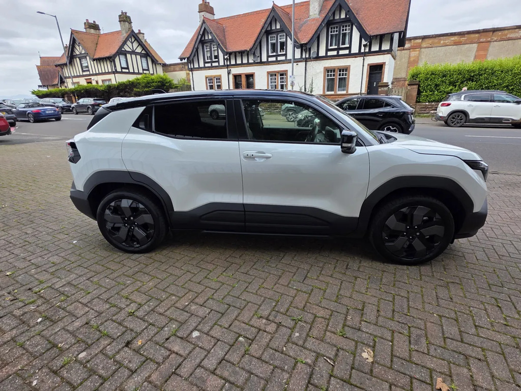 Suzuki 61 Kwh Ultra 2Wd SG26VVK Black #3