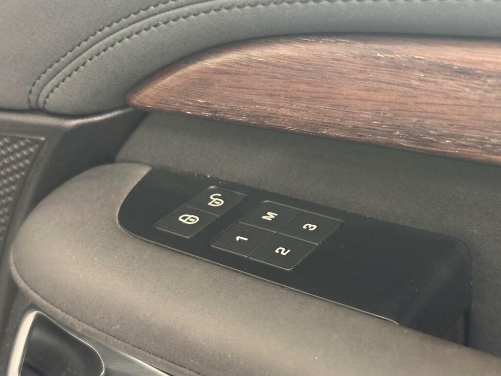 Land Rover Discovery Td4 Hse Black Black #29
