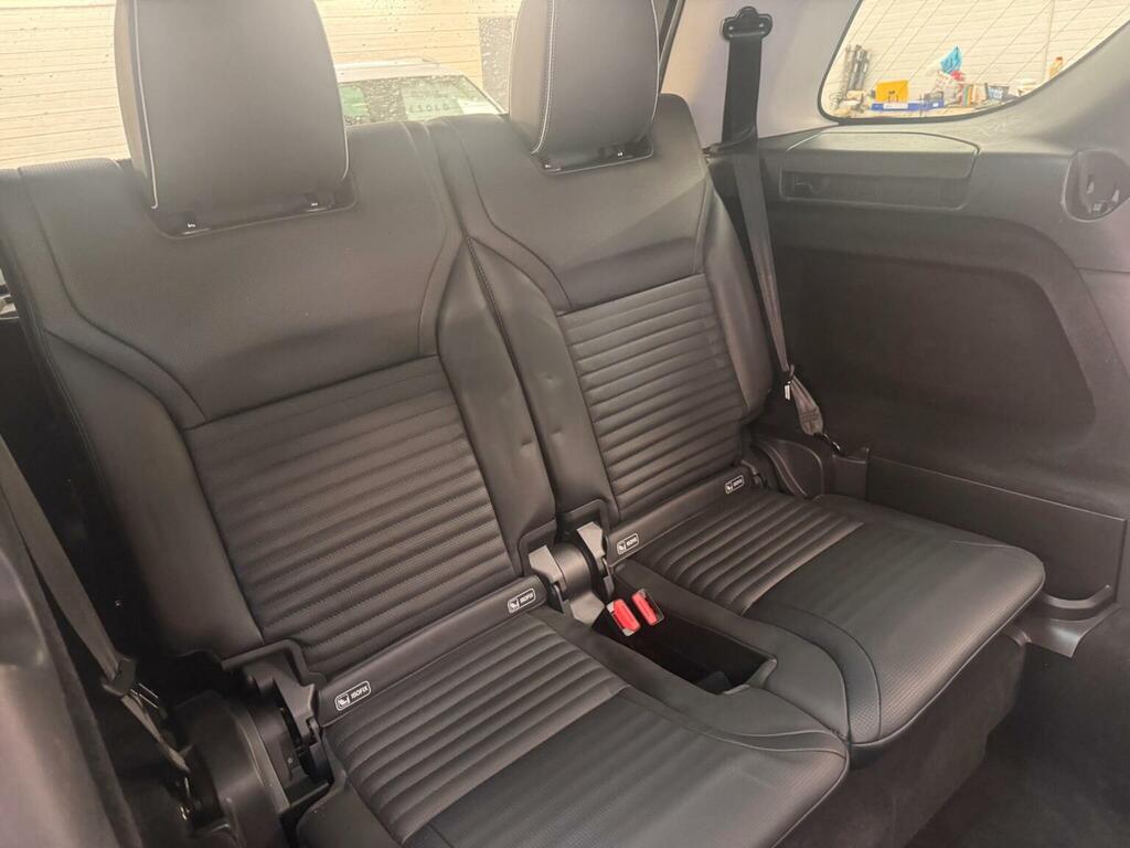 Land Rover Discovery Td4 Hse Black Black #26