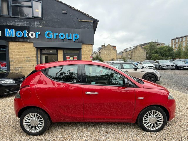 Chrysler Ypsilon  Black #8