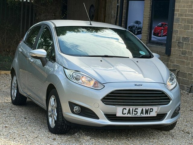 Ford Fiesta Hatchback White #27
