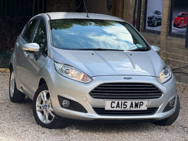 Ford Fiesta Hatchback White #24