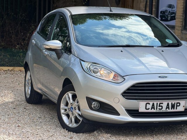 Ford Fiesta Hatchback White #26