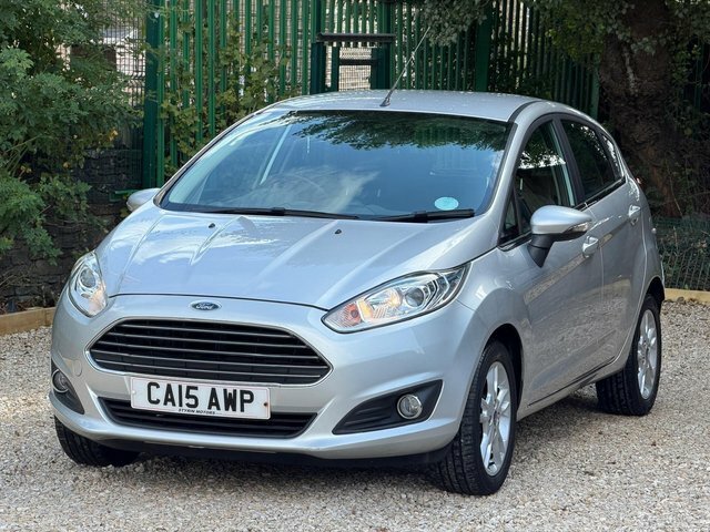 Ford Fiesta Hatchback White #29