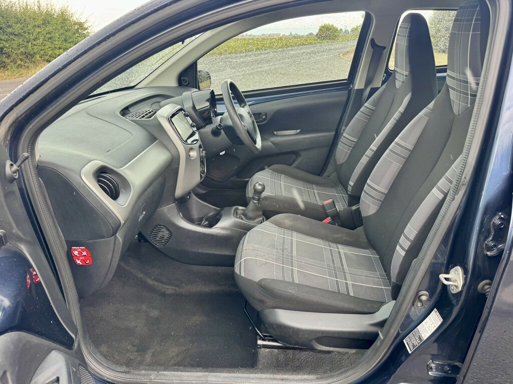 Peugeot 108 Active White #9
