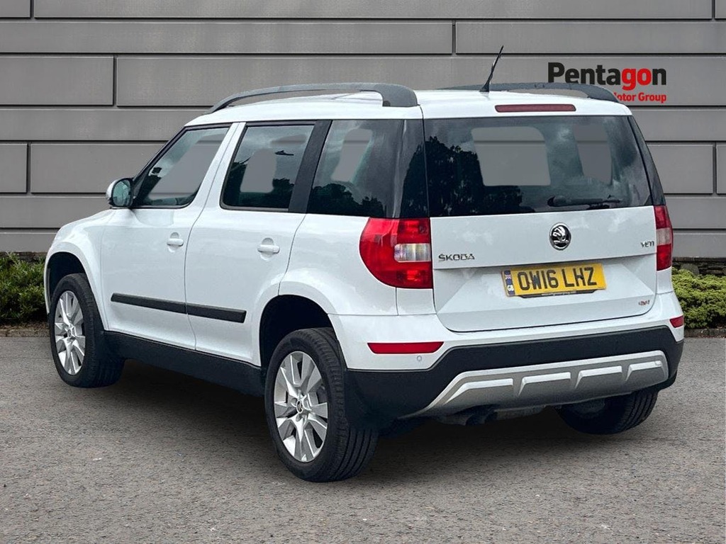 Skoda Yeti 2.0 Tdi Elegance Outdoor 4Wd Eur White #2