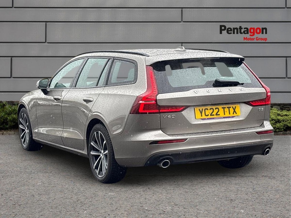 Volvo V60 2.0 B3 Mhev Momentum Estate Hybrid Dct Grey #2