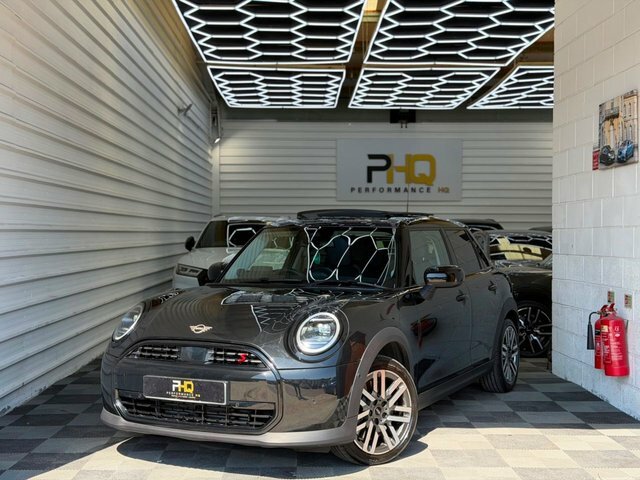 Mini Hatch 2024 2.0S Classic Hatchback Steptronic LV74WWF Black