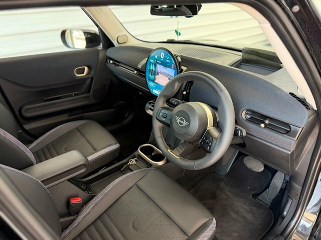 Mini Hatch 2024 2.0S Classic Hatchback Steptronic LV74WWF Black #3