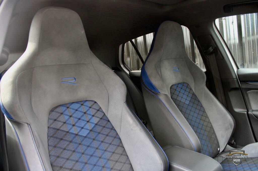 Volkswagen Golf R White #6
