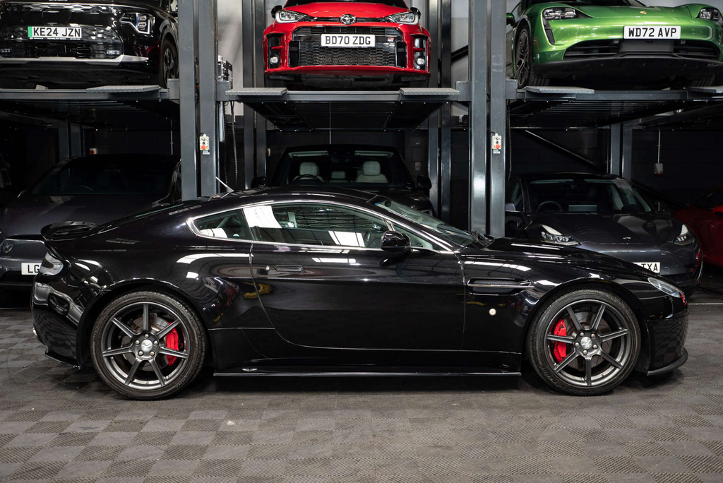 Aston Martin Vantage V8 #6