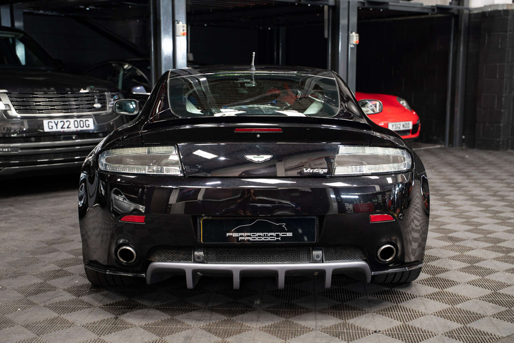 Aston Martin Vantage V8 #5