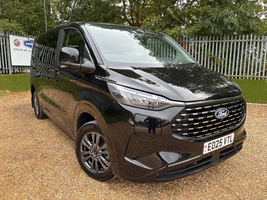 Ford Tourneo Custom Titanium Phev Black