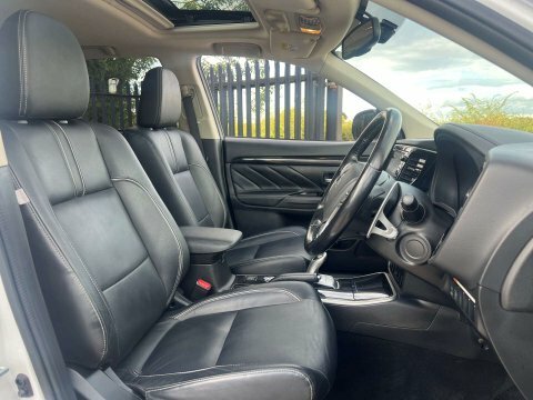 Mitsubishi Outlander 2.0 Outlander Gx4h White #6