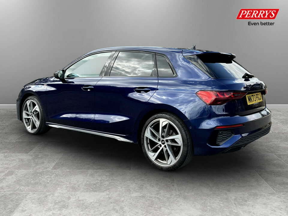 Audi A3 35 Tfsi Black Edition S Tronic MK73FGJ Blue #5