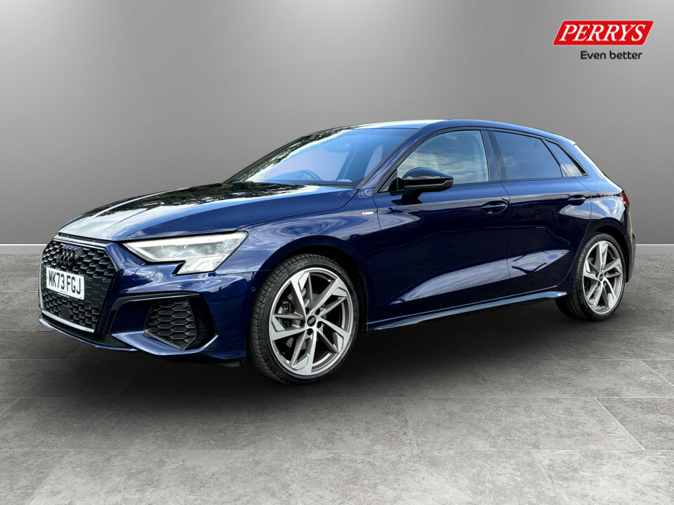 Audi A3 35 Tfsi Black Edition S Tronic MK73FGJ Blue #3