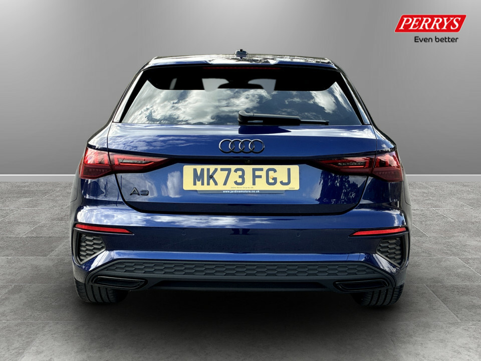 Audi A3 35 Tfsi Black Edition S Tronic MK73FGJ Blue #6