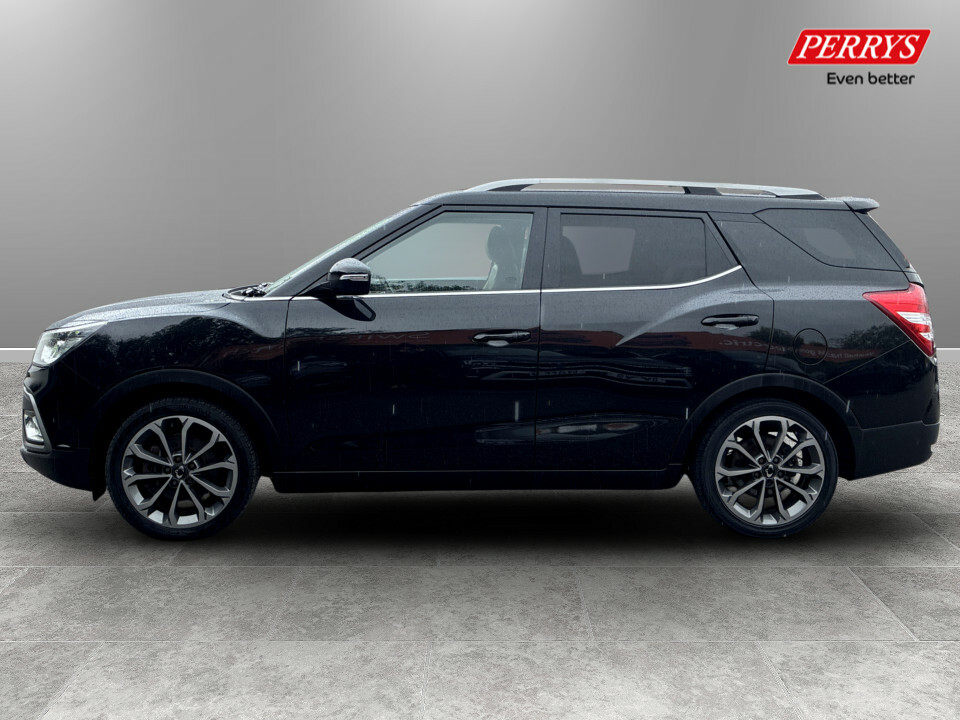 SsangYong Tivoli 1.6 Ultimate Black #4