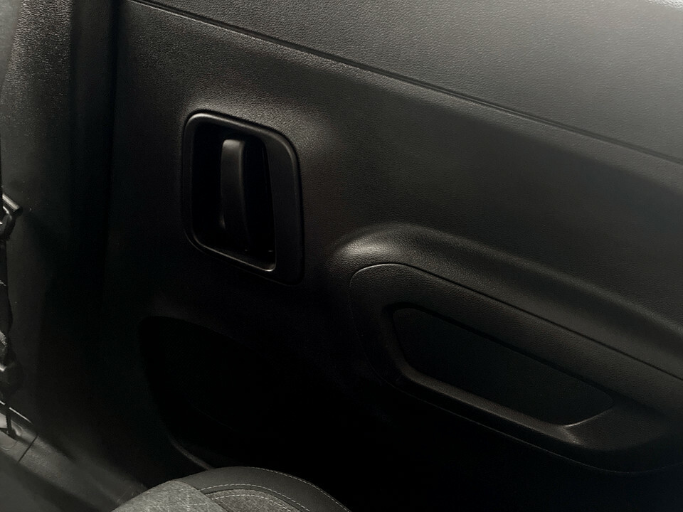 Vauxhall Combo-e Life Design XL Black #40