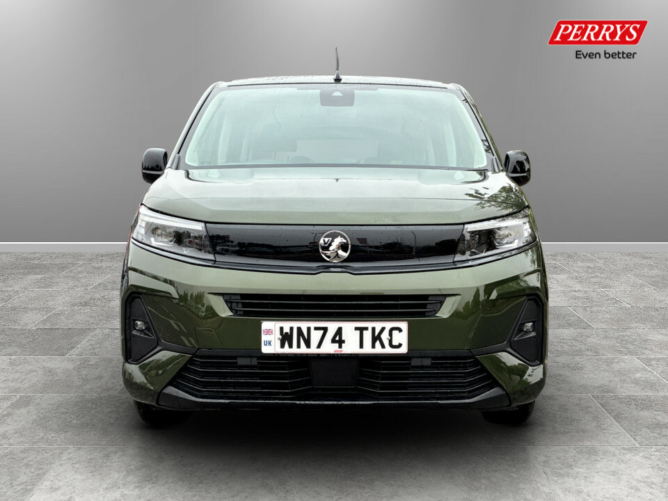 Vauxhall Combo-e Life 100Kw Design XL 52Kwh 7 Seat Green #2