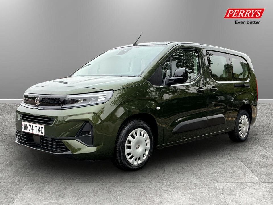 Vauxhall Combo-e Life 100Kw Design XL 52Kwh 7 Seat Green #3