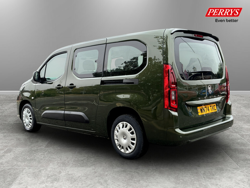 Vauxhall Combo-e Life 100Kw Design XL 52Kwh 7 Seat Green #5