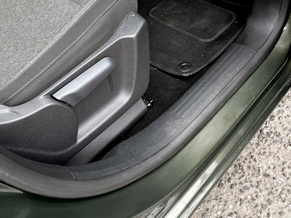 Vauxhall Combo-e Life Design XL Black #32