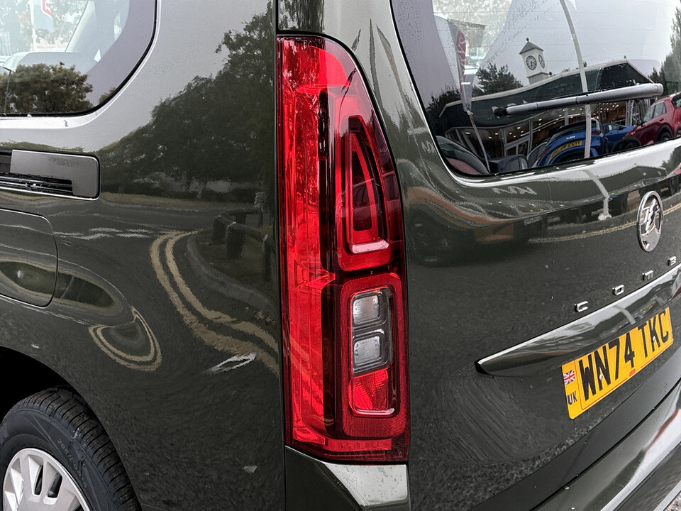 Vauxhall Combo-e Life Design XL Black #11