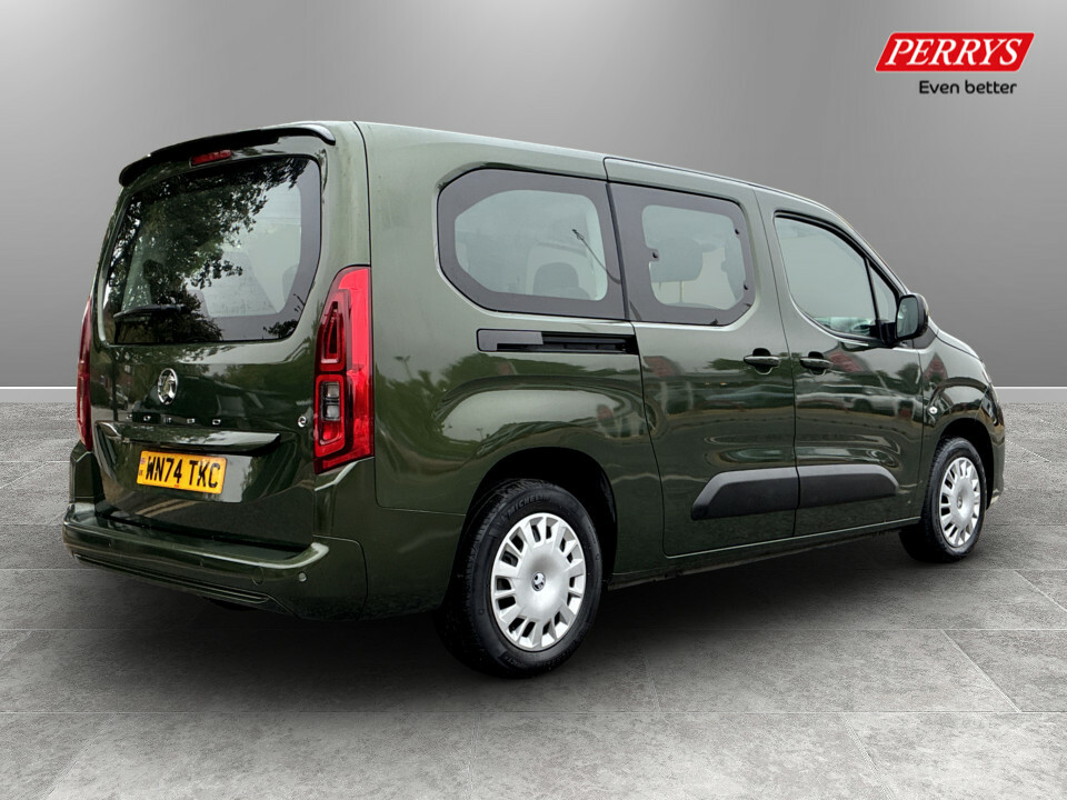 Vauxhall Combo-e Life Design XL Black #7
