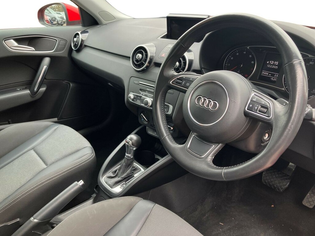 Audi A1 1.6 Tdi Sport Black #8