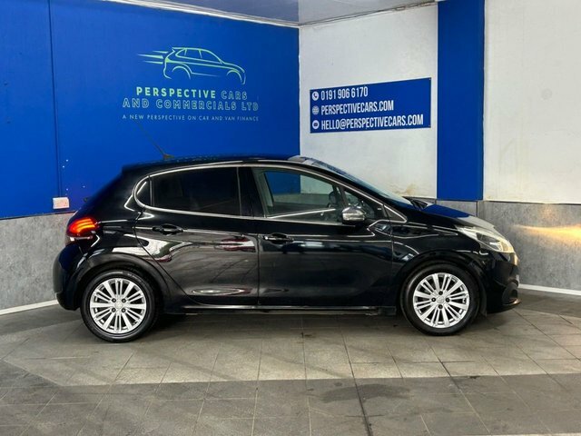 Peugeot 208 1.2 Puretech Allure Hatchback Eu Black #2