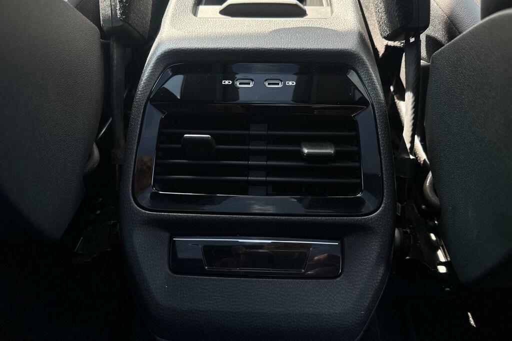 Volkswagen ID.5 Id5 Tech Pro Performance White #23