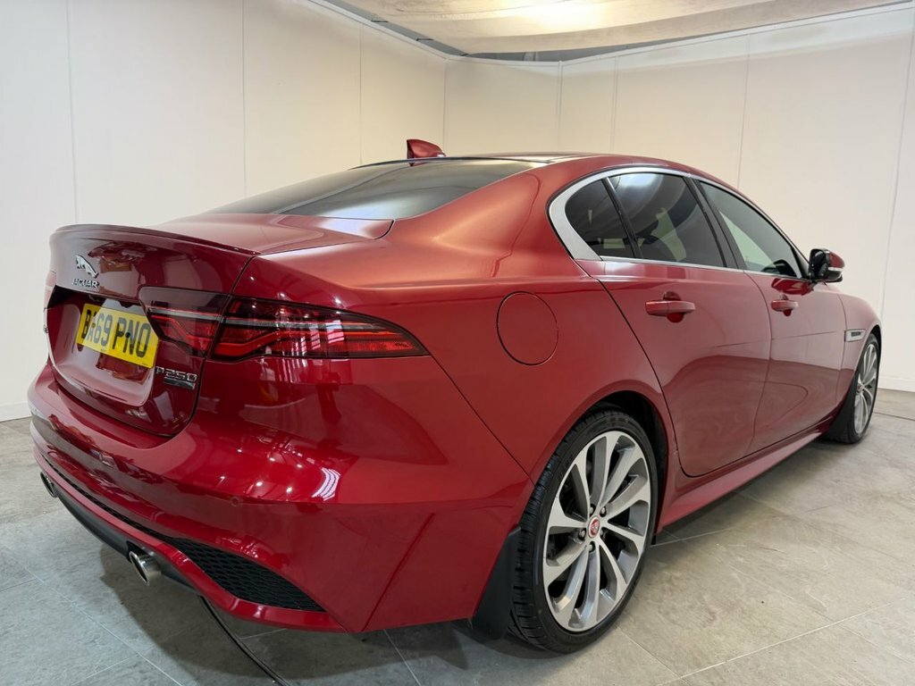 Jaguar XE 2L R-dynamic S Red #5