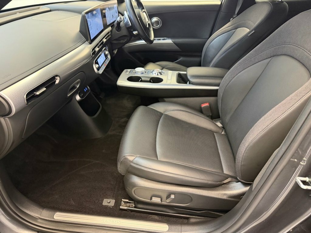 Genesis GV60 Premium Black #31