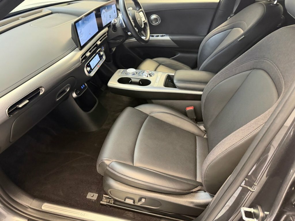 Genesis GV60 Premium Black #54
