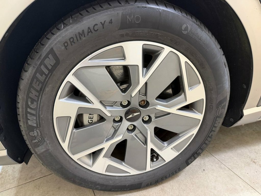 Genesis GV60 Premium Black #37