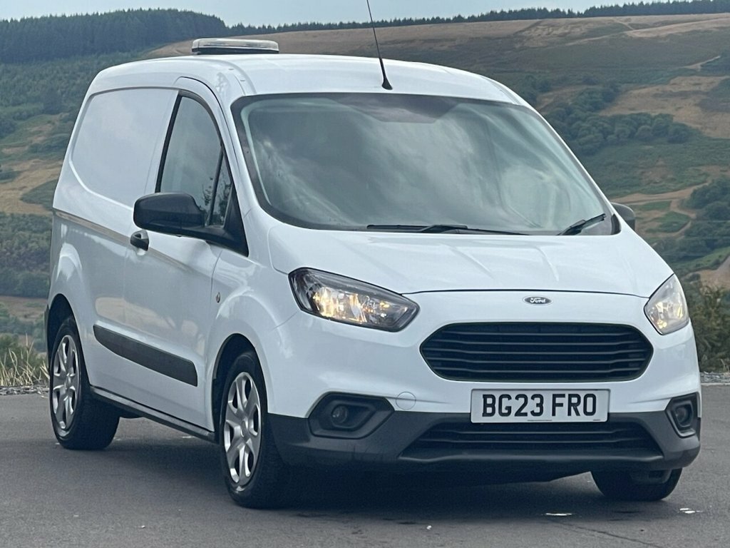 Ford Transit Courier 1.5L Trend White