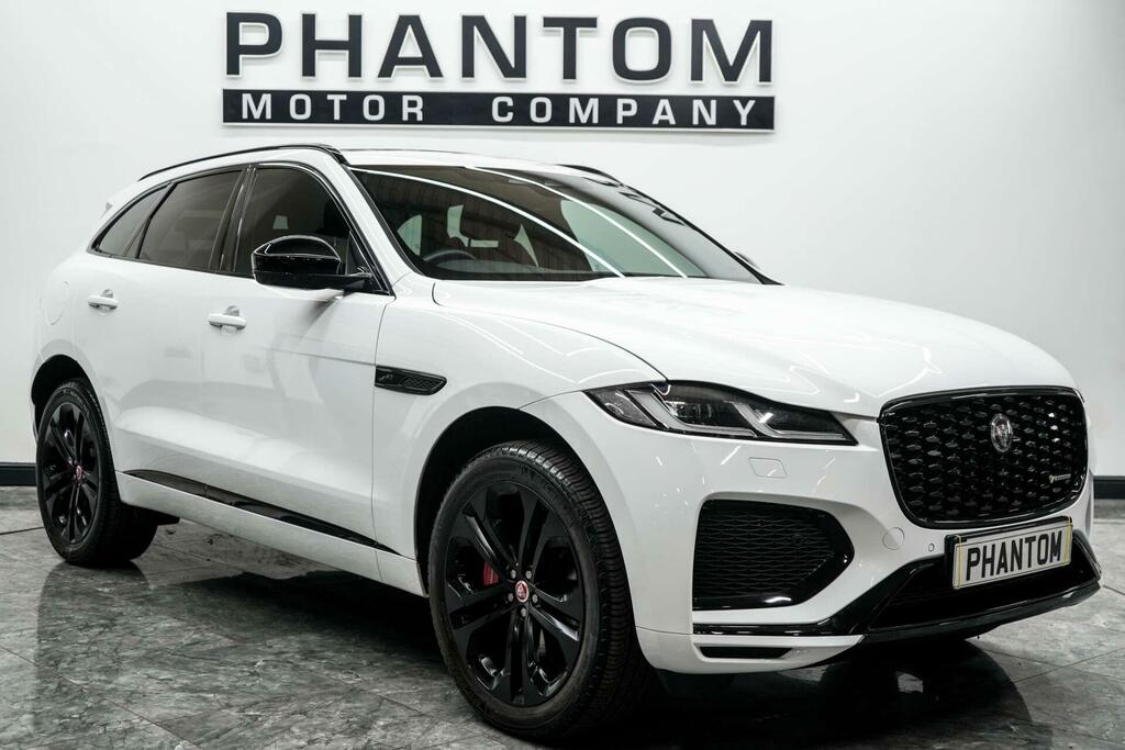 Jaguar F-Pace R-dynamic Black White