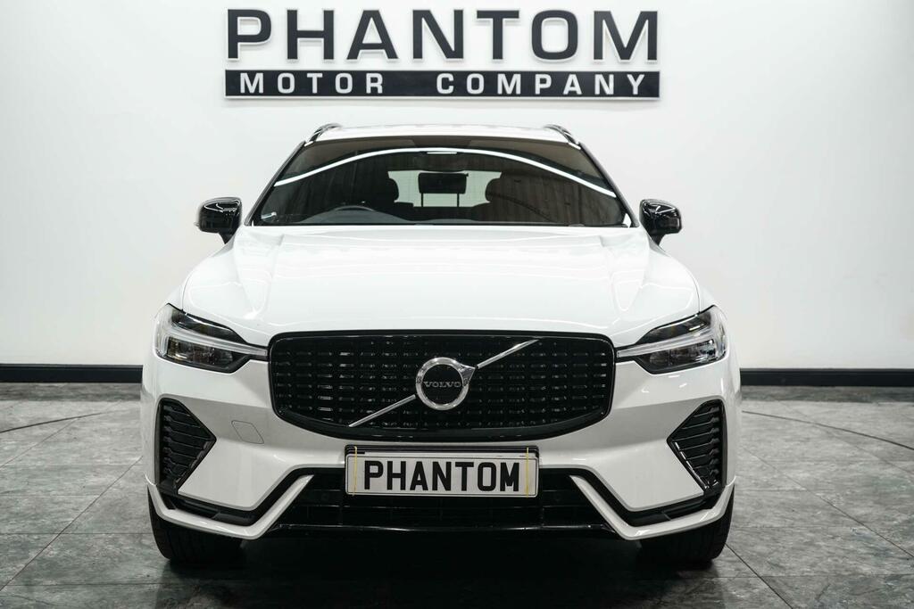 Volvo XC60 R-design White #2