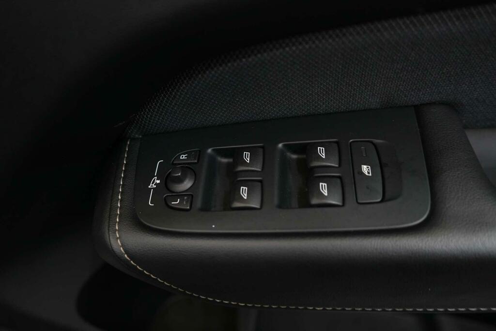 Volvo XC60 Suv Blue #22