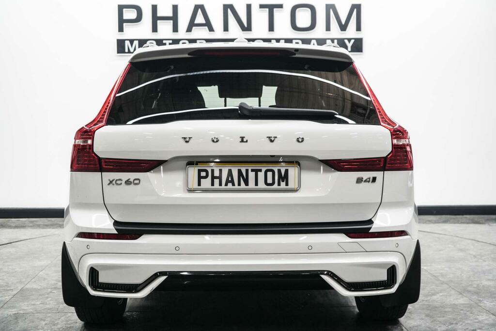 Volvo XC60 R-design White #4